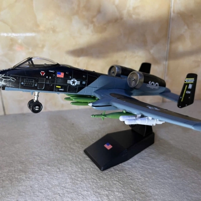 Mô hình Máy báy Nhựa Tiêm kich A-10 tỷ lệ 1:72