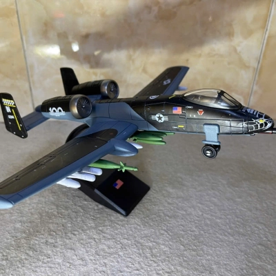 Mô hình Máy báy Nhựa Tiêm kich A-10 tỷ lệ 1:72