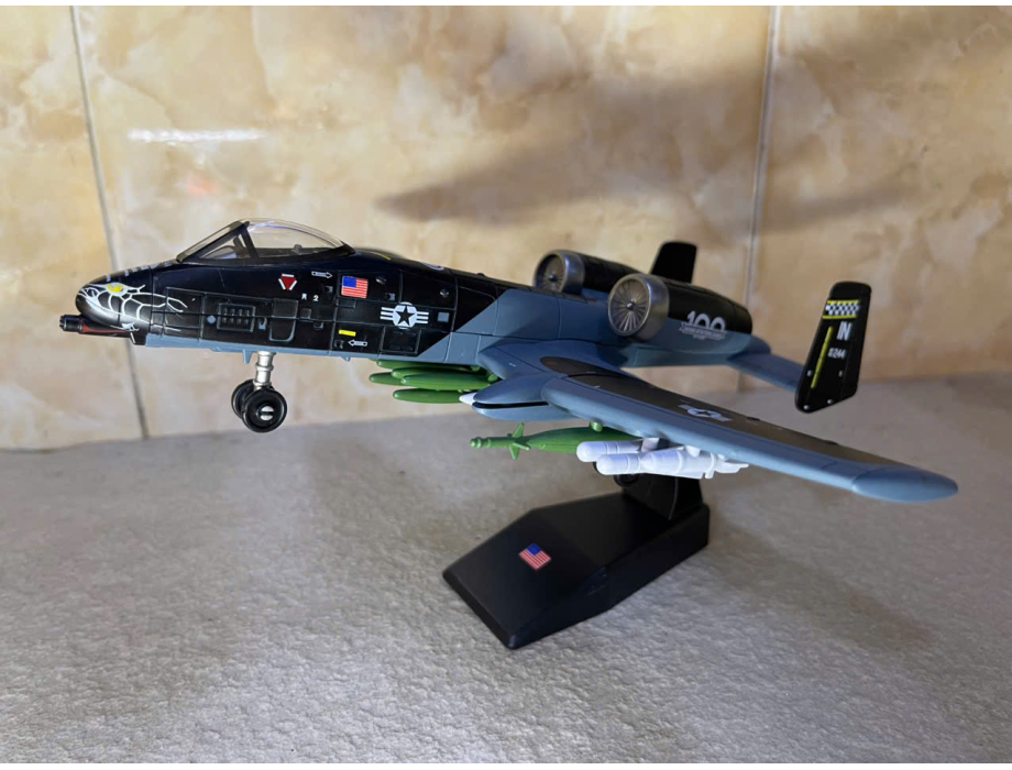 Mô hình Máy báy Nhựa Tiêm kich A-10 tỷ lệ 1:72 Mô hình Máy báy Nhựa Tiêm kich A-10 tỷ lệ 1:72