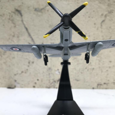Mô hình Máy bay P-51 Mustang Kinhdom tỷ lệ 1:72