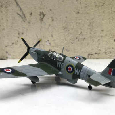 Mô hình Máy bay P-51 Mustang Kinhdom tỷ lệ 1:72