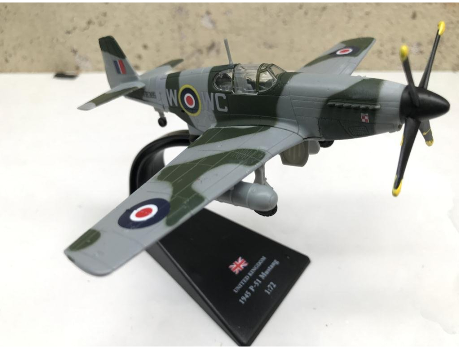 Mô hình Máy bay P-51 Mustang Kinhdom tỷ lệ 1:72 Mô hình Máy bay P-51 Mustang Kinhdom tỷ lệ 1:72
