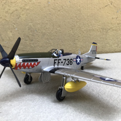 Mô hình Máy bay P-51B Mustang  tỷ lệ 1:48