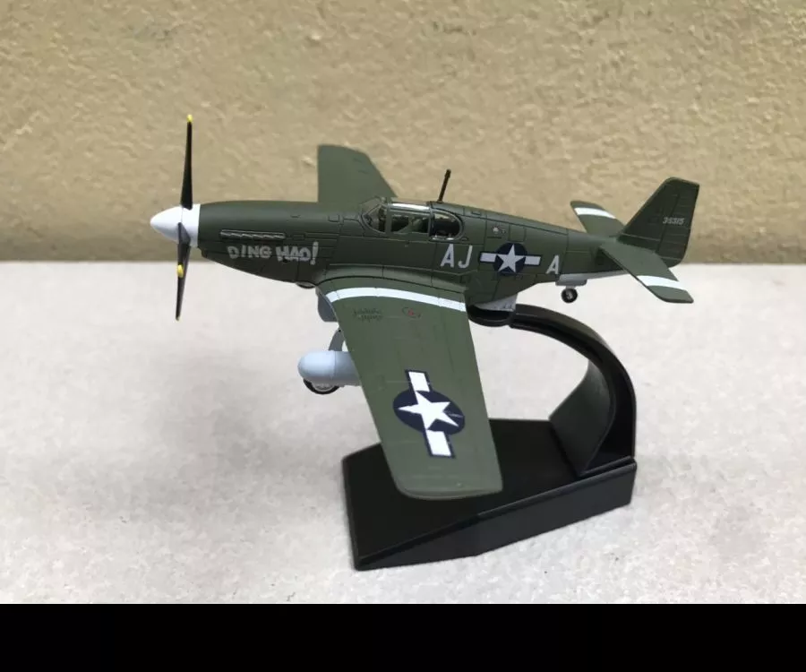 ​Mô hình Máy bay P-51B Mustang  tỷ lệ 1:72