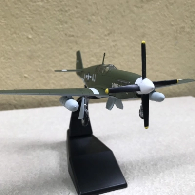 Mô hình Máy bay P-51B Mustang  tỷ lệ 1:72