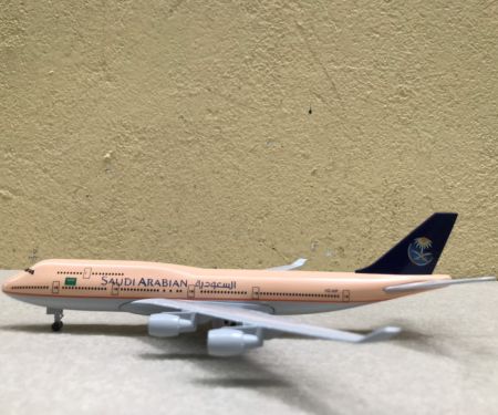 ​Mô hình máy bay Saudi Arabian tỷ lệ  1:350