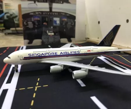 ​Mô hình máy bay Singapore Airlines A380  tỷ lệ 1:350