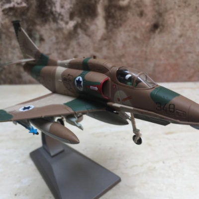 Mô hình máy bay SkyHawK - A 4M tỷ lệ 1:72