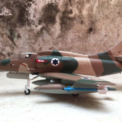 Mô hình máy bay SkyHawK - A 4M tỷ lệ 1:72
