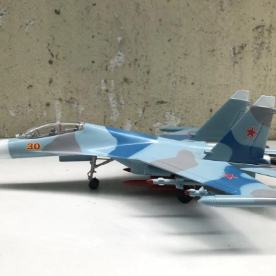 Mô hình Máy báy SU-30 tỷ lệ 1:72
