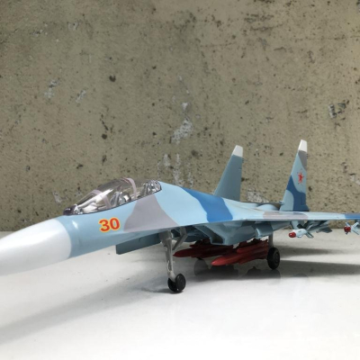 Mô hình Máy báy SU-30 tỷ lệ 1:72
