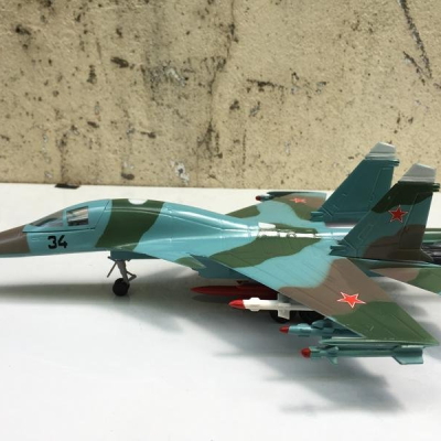 Mô hình Máy báy SU-34 tỷ lệ 1:72 ABS