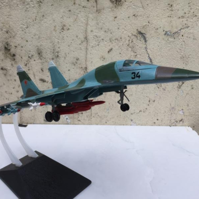 Mô hình Máy báy SU-34 tỷ lệ 1:72 ABS