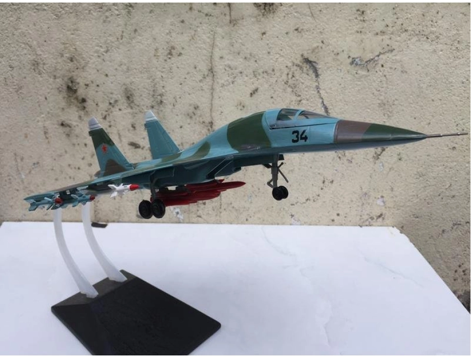 Mô hình Máy báy SU-34 tỷ lệ 1:72 ABS