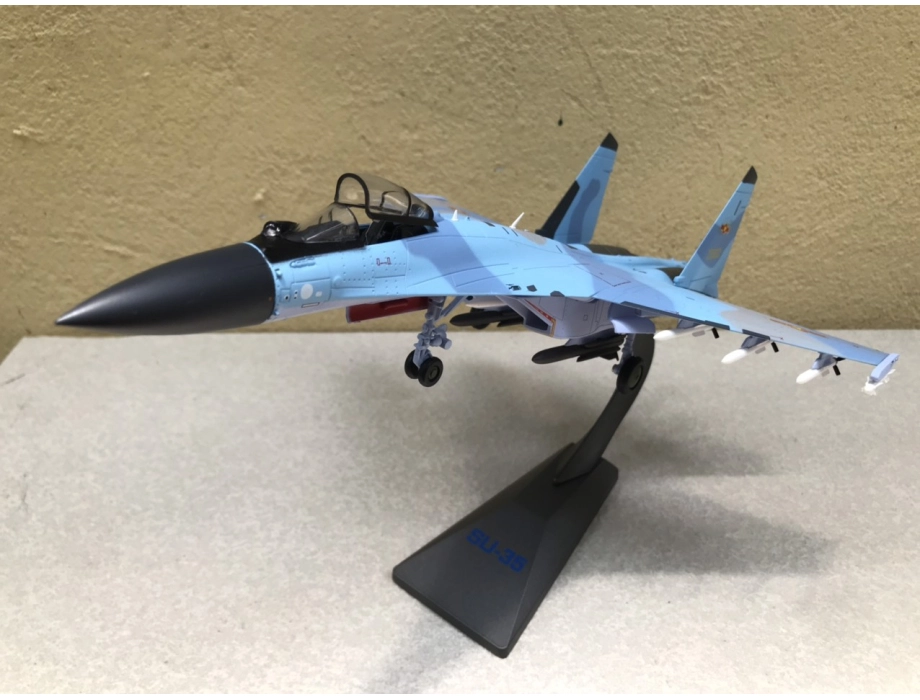 Mô hình máy bay SU-35 Fighter  tỷ lệ 1:72