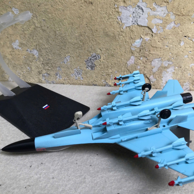 ​Mô hình Máy báy SU-35 Nga nhựa ABS tỷ lệ 1:72