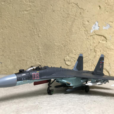 Mô hình Máy bay SU-35 Super Flanke  tỷ lệ 1:100