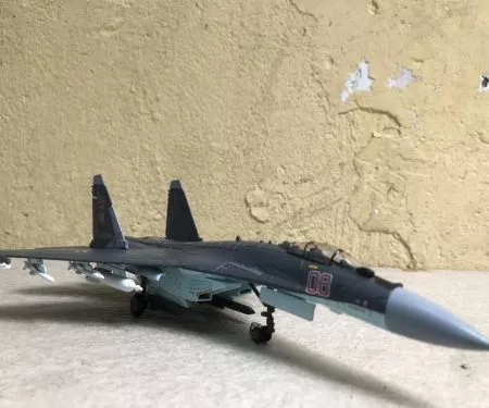 ​Mô hình Máy bay SU-35 Super Flanke  tỷ lệ 1:100