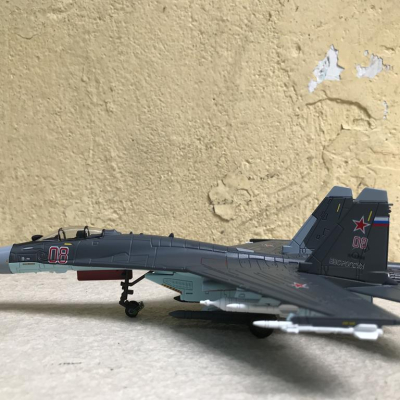 Mô hình Máy bay SU-35 Super Flanke  tỷ lệ 1:100