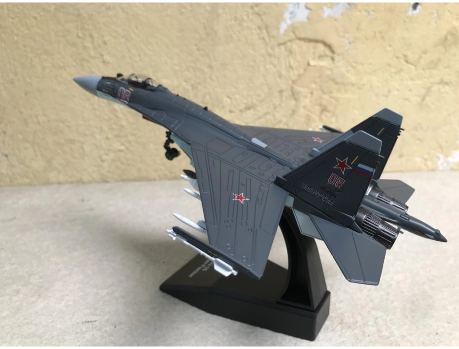 Mô hình Máy bay SU-35 Super Flanke  tỷ lệ 1:100