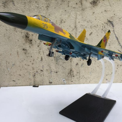 Mô hình Máy báy SU-35 tỷ lệ 1:72