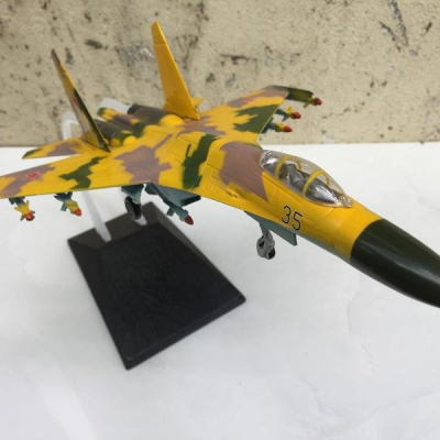 Mô hình Máy báy SU-35 tỷ lệ 1:72