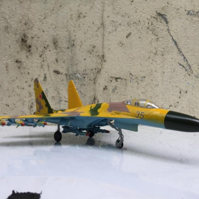 Mô hình Máy báy SU-35 tỷ lệ 1:72