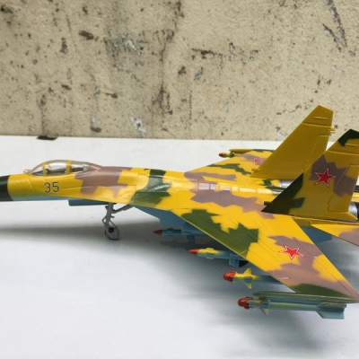 Mô hình Máy báy SU-35 tỷ lệ 1:72