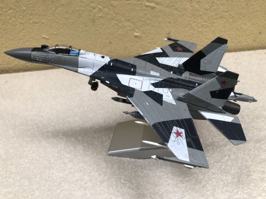 ​Mô hình Máy bay SU-35B Super Flanke New  tỷ lệ 1:100