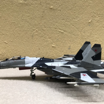 Mô hình Máy bay SU-35B Super Flanke New  tỷ lệ 1:100
