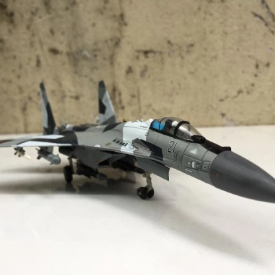 Mô hình Máy bay SU-35B Super Flanke  tỷ lệ 1:100