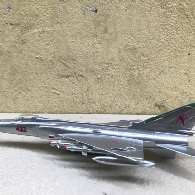 Mô hình Máy báy Sukhoi SU-15 Flangon tỷ lệ 1:72 ABS