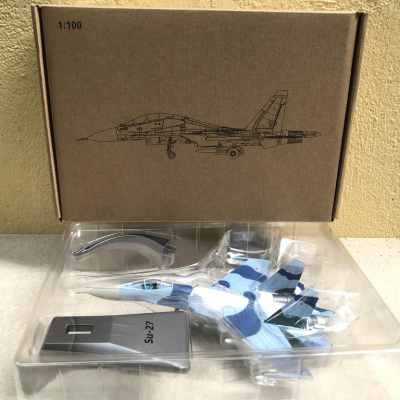 Mô hình Máy bay Sukhoi SU-27 tỷ lệ 1:100