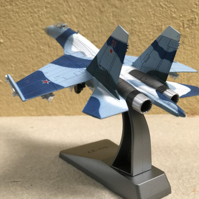Mô hình Máy bay Sukhoi SU-27 tỷ lệ 1:100