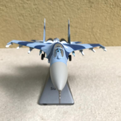 Mô hình Máy bay Sukhoi SU-27 tỷ lệ 1:100