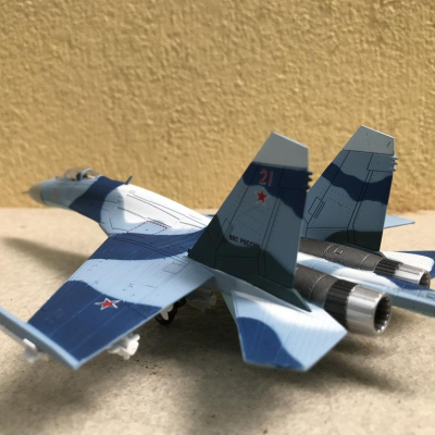 Mô hình Máy bay Sukhoi SU-27 tỷ lệ 1:100