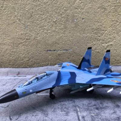 Mô hình Máy bay Sukhoi SU-30 Việt Nam tỷ lệ 1:100