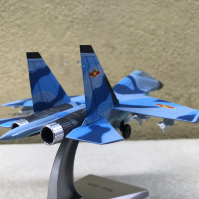 Mô hình Máy bay Sukhoi SU-30 Việt Nam tỷ lệ 1:100