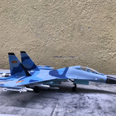 Mô hình Máy bay Sukhoi SU-30 Việt Nam tỷ lệ 1:100