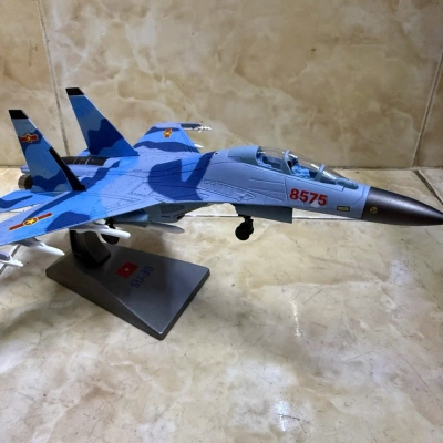 ​Mô hình Máy bay Sukhoi SU-30Mk2 Việt Nam  tỷ lệ 1:100