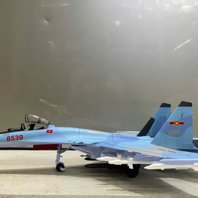 Mô hình Máy bay Sukhoi SU-35 Nga tỷ lệ 1:48