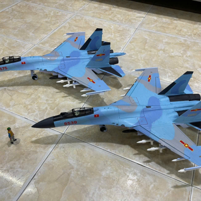 Mô hình Máy bay Sukhoi SU-35 Nga tỷ lệ 1:48