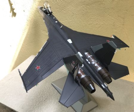 ​Mô hình máy bay Sukhoi SU-35 tỷ lệ 1:48