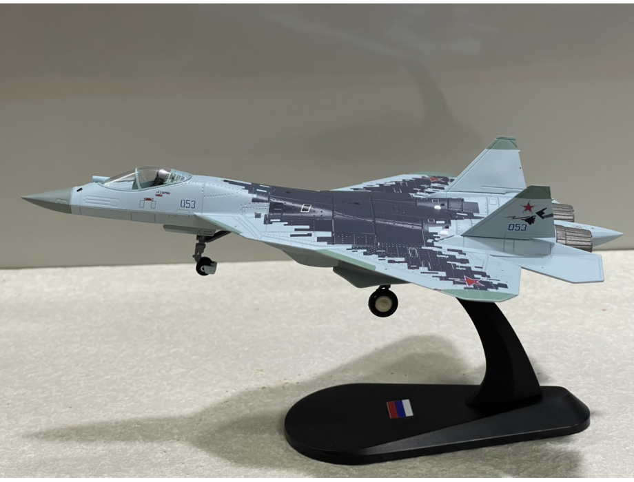 ​​Mô hình Máy bay Sukhoi SU-57 tỷ lệ 1:100