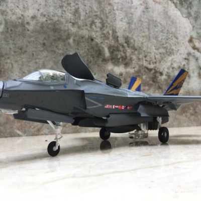 Mô hình Máy bay Tàng hình F-35C Lighning II tỷ lệ 1:72