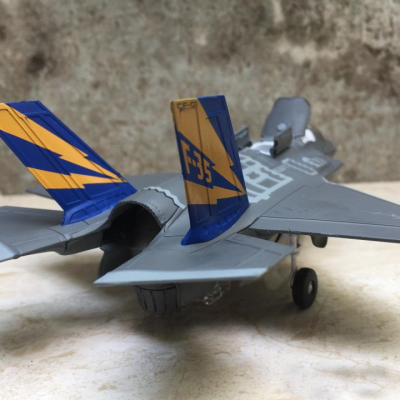 Mô hình Máy bay Tàng hình F-35C Lighning II tỷ lệ 1:72