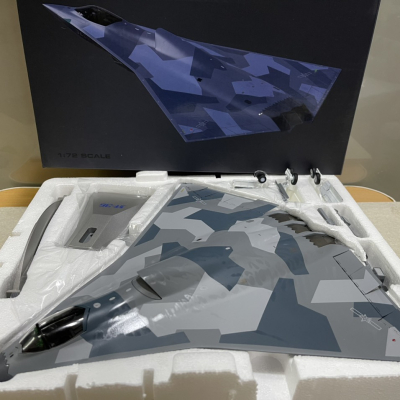 ​Mô hình Máy bay tàng hình J-36 tỷ lệ 1:72