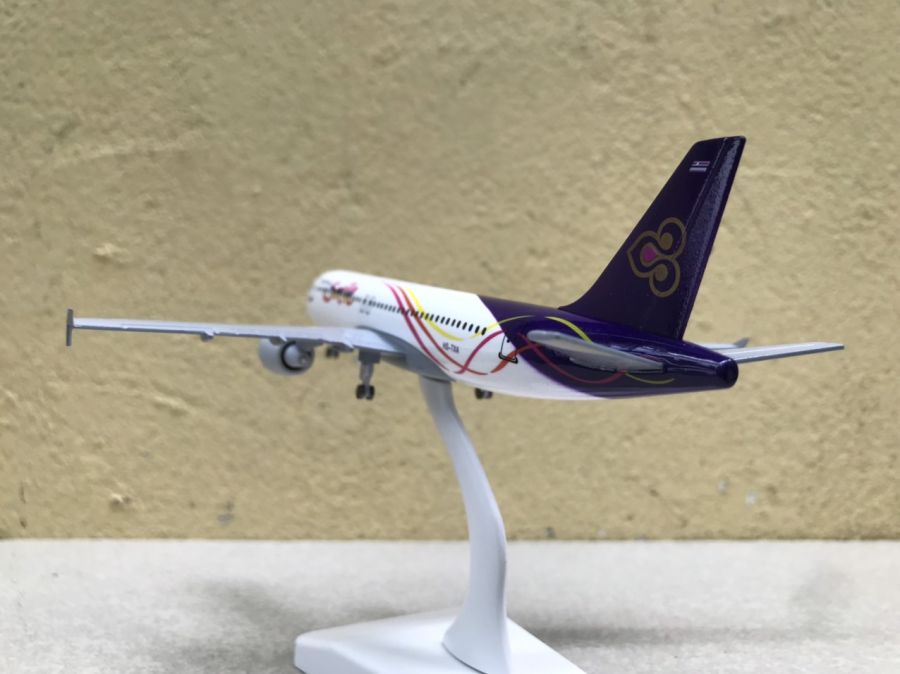 ​Mô hình máy bay Thailan Airline tỷ lệ  1:350