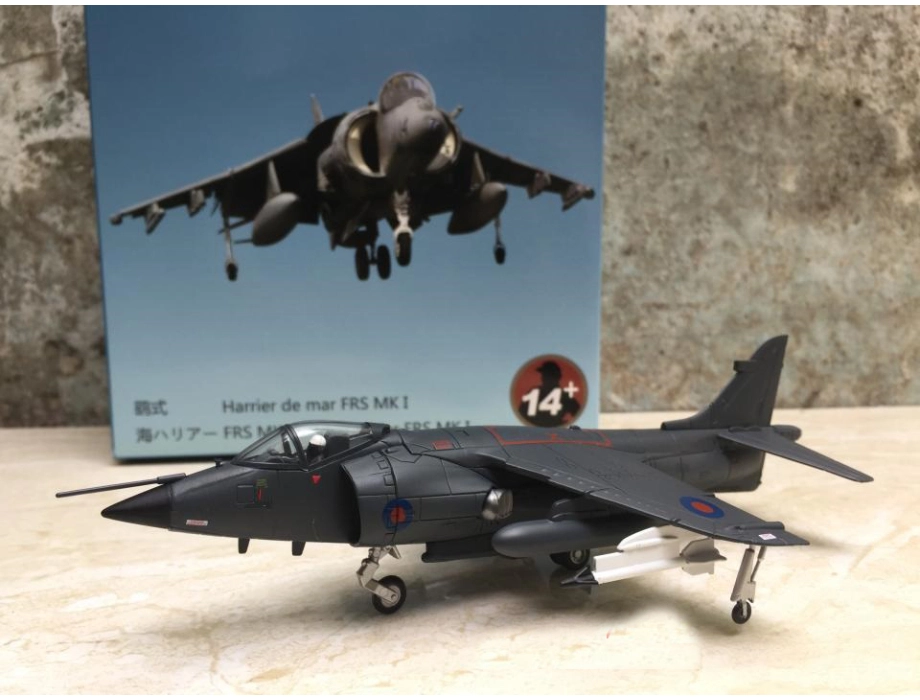 Máy bay Tiêm kích (Anh)  BAE Sea Harrier II tỷ lệ 1:72