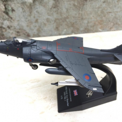 Máy bay Tiêm kích (Anh)  BAE Sea Harrier II tỷ lệ 1:72